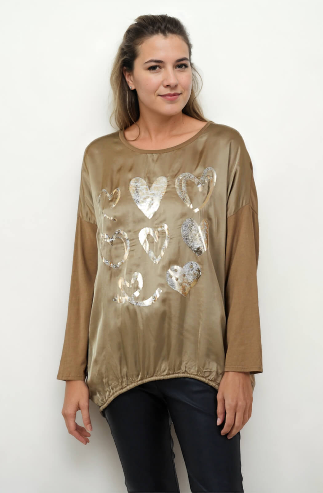 Blusa beige oversized corazones