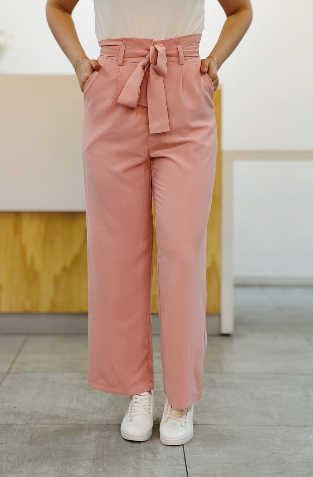 Pantalón con lazo rosa